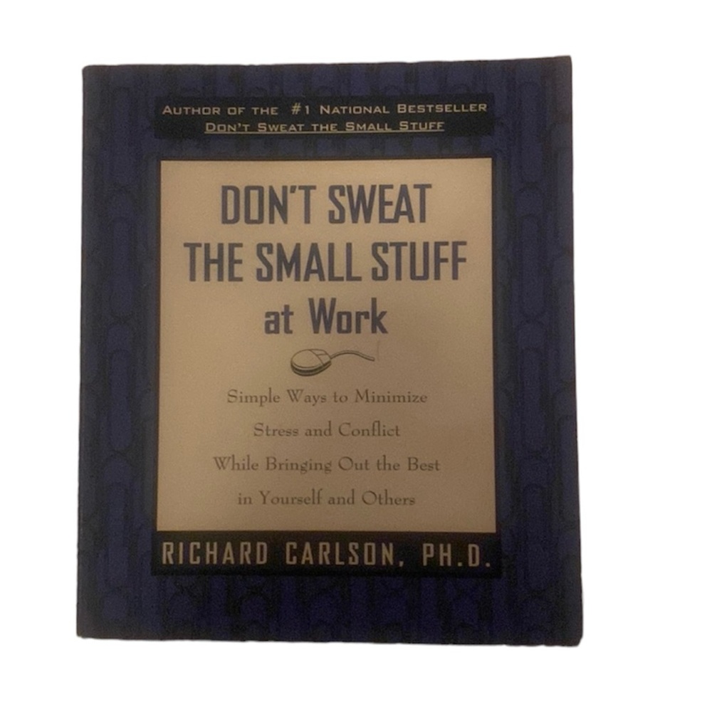 🔴 5/$25 Books 📖 Don't Sweat The Small Stuff At Work